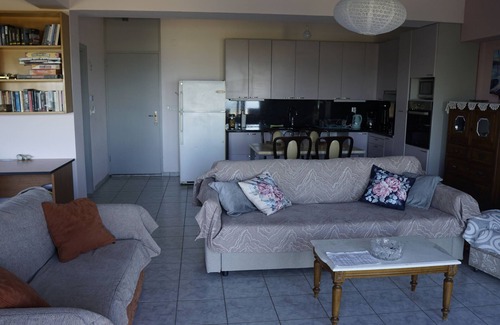 Patras Apartment | Romanos Patras studio