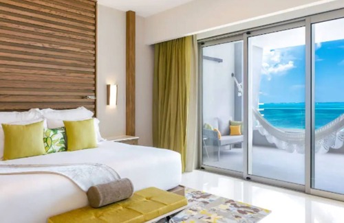 Playa Mujeres Resort | Romantic 5 star resort on the beach and family friendly