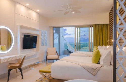 Playa Mujeres Resort | Romantic 5 star resort on the beach and family friendly