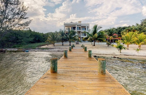 Surfside Condo | Romantic beachfront apartment w/ ocean views, shared pool, partial AC & WiFi!