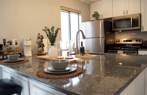 Englewood Condo | Romantic French 1BR| Coffee Bar + Fireplace | DTC