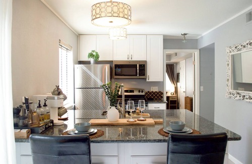Englewood Condo | Romantic French 1BR| Coffee Bar + Fireplace | DTC