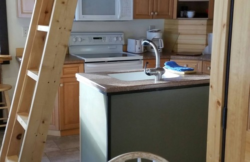 Naples Cabin | Romantic getaway for 2nnPEAK fall foliage!nnnnnnnn
