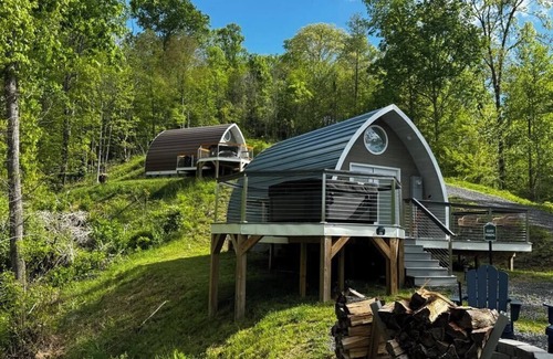 Bakersville Cabin | Romantic Getaway in the Blue Ridge Mountains with fabulous views