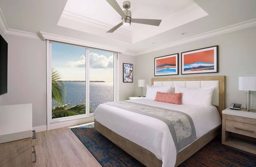 Charlotte Harbor Hotel | Romantic King Studio – Idea to watch Sunsets Over the Harbor