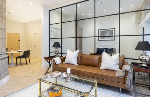 North Finchley Apartment | Romantic luxury getaway in 1912 converted Church, Woodside Park, North London