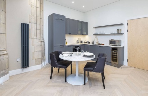 North Finchley Apartment | Romantic luxury getaway in 1912 converted Church, Woodside Park, North London