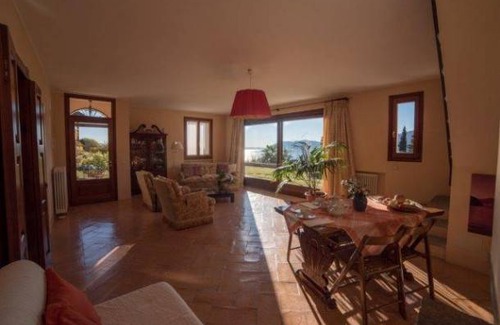 Suna Villa | Romantic Nido with shared pool