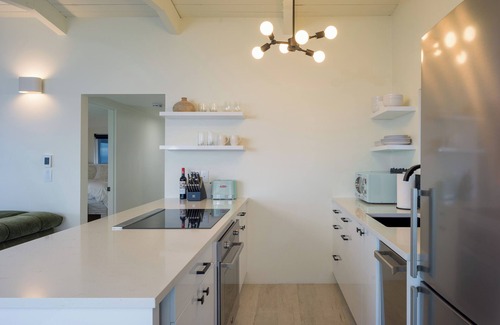 Eastsound House | Romantic Oceanfront Getaway/Hot tub/Chef Kitchen