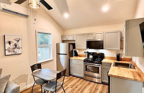Port Royal House | Romantic Port Royal Retreat. Pets Yes!