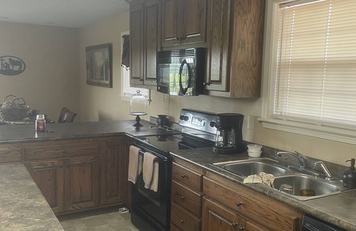 Wilburn House | Romantic retreat located on the beautiful Sunset Hills Ranch