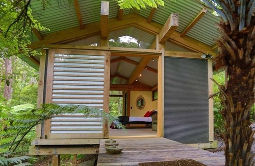 Titirangi Ski Chalet | Romantic Sanctuary in the Bush