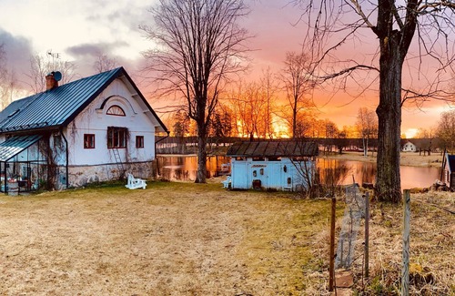 Stjarnsund Villa | Romantic Spa Villa with Fireplace by the lake