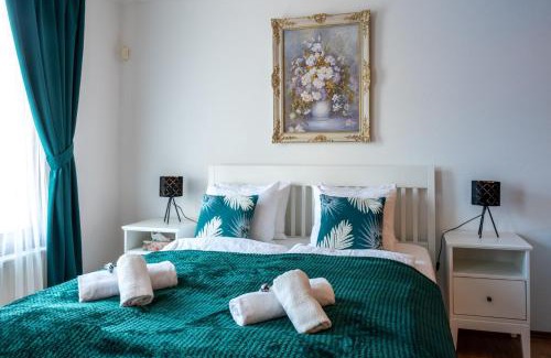 Vizivaros Apartment | Romantic Studio secret garden