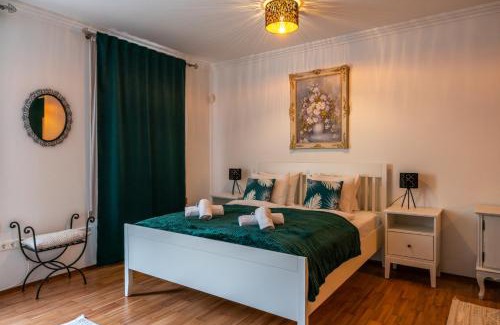 Vizivaros Apartment | Romantic Studio secret garden