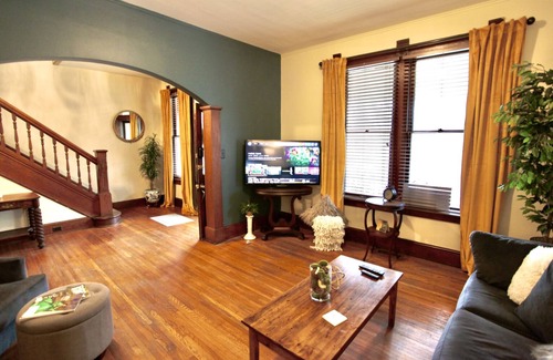 Chillicothe House | Romantic Victorian steps from Downtown Chillicothe