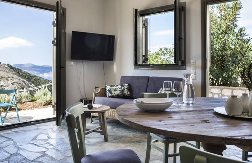Logarata Apartment | Romantic Villa at Myrtos Bay