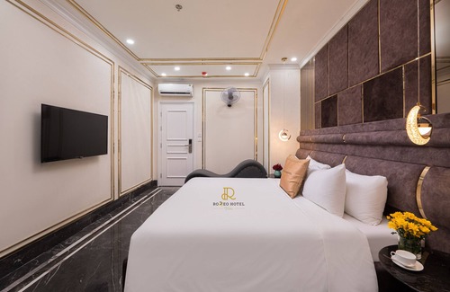 Hoang Mai Hotel | Romeo 2 Hotel HN by Bay Luxury