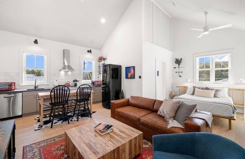 Historic Ybor Apartment | Romeo Julieta 2 Epic Studios Steps to 7th Ave