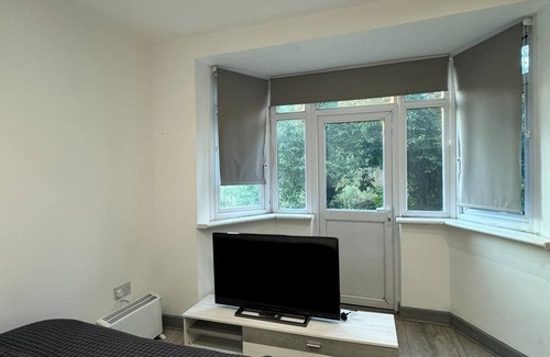 Pettits Apartment | Romford Studio Retreat