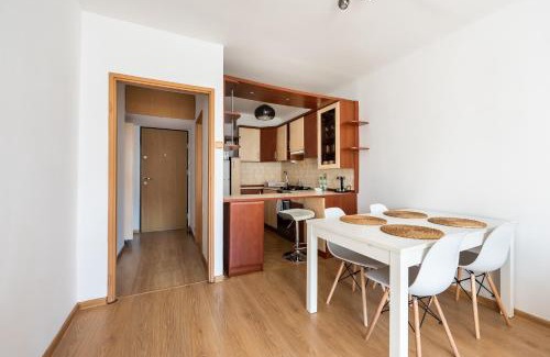 Srodmiescie Połnocne Apartment | Rondo ONZ Standard Apartment