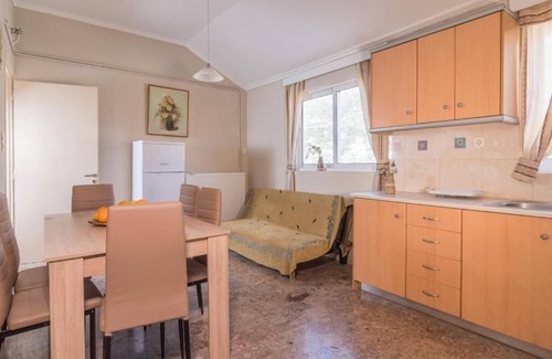 Palaiochora Apartment | Roofgarden home w/jacuzzi