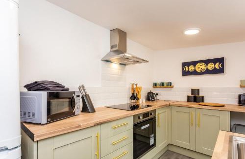 South Shields House | Room 04 - Sandhaven Rooms Triple
