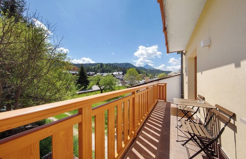 Pieve di Cadore Apartment | Room '3- Nene Lidia' with shared terrace, private garden and Wi-Fi