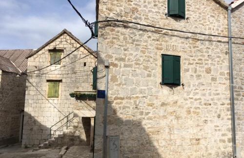Kastel Sucurac House | room Ami