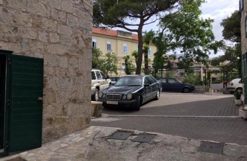 Kastel Sucurac House | room Ami