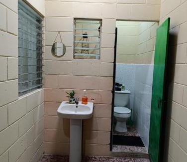 Nahuizalco House | Room Buganvilia