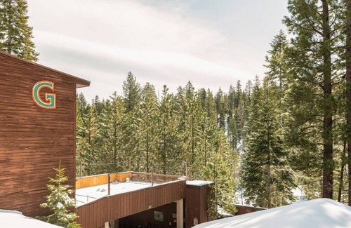 Tahoe Woods Apartment | Room by Palisades Tahoe w/heated pl & tub access.