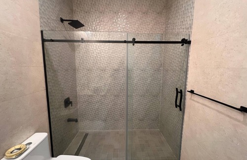Kingston House | Room-charming Kingston Room to Rent With