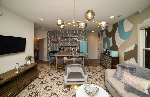 Germantown House | Room for Everyone – 7BR Luxury Stay in the Heart of Nashville