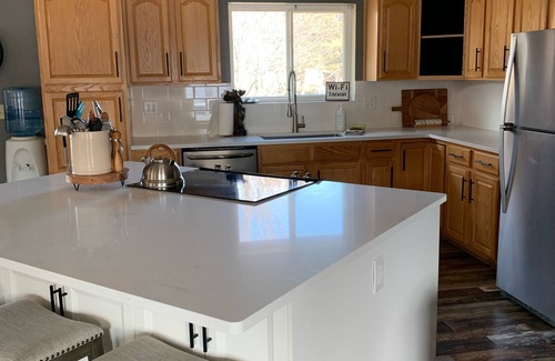 Milford House | Room for large family at Milford Lake, Kansas