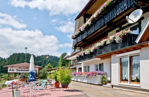 Bad Rippoldsau-Schapbach Apartment | Room 'Helga' with Shared Terrace, Balcony and Wi-Fi