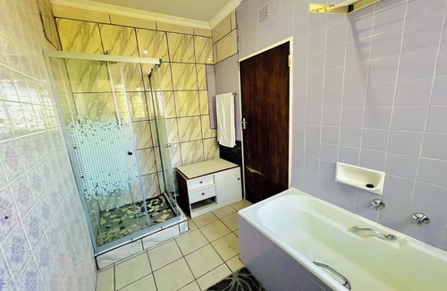 Greater Johannesburg Metropolitan Area House | Room-honeyhills Excellence Resorts A