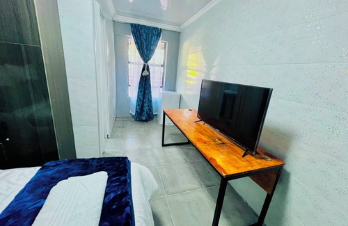 Greater Johannesburg Metropolitan Area House | Room-honeyhills Excellence Resort
