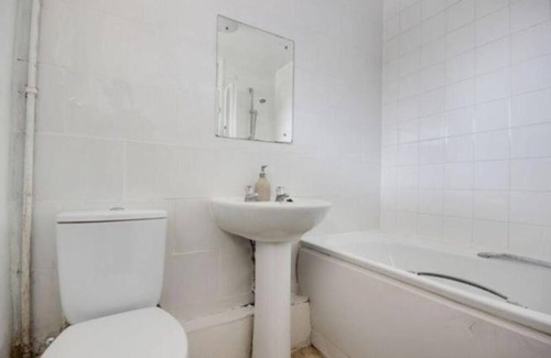 Clapton House | Room in a lovely fat available to rent