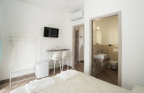 Salento Peninsula Bed & Breakfast | Room in B&B - B&B Balconi Sul Mare Standard Room "il Fascio"