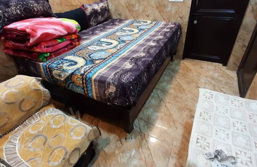 New Delhi House | Room in Guest Room - Posh Foreigners Place,couples Allowed Lajpat Nagar