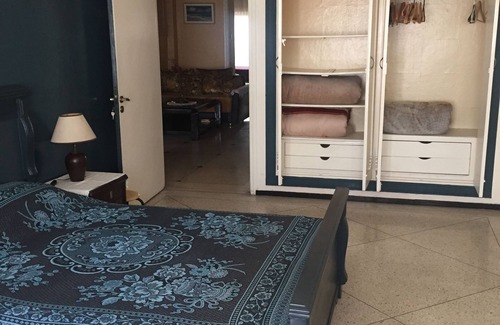 Belvedere House | Room in Guest Room - Property Located in a Quiet Area Close to the Train Station and Town