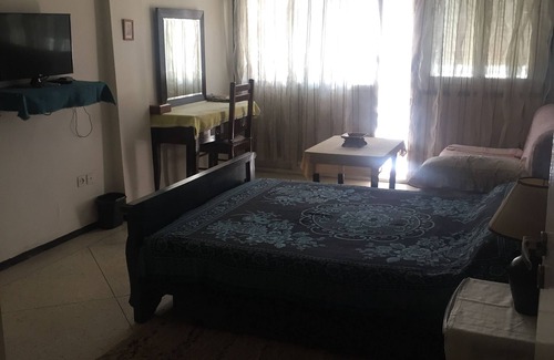 Belvedere House | Room in Guest Room - Property Located in a Quiet Area Close to the Train Station and Town