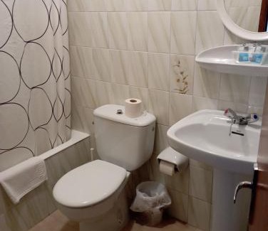 Luarca House | Room in Lodge - Double and single room - Pension Oria 1