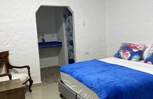 Marbella Cabin | "room in Lodge - Tr-a5d Hostel Room Near Castillo San Felipe With Pool and Wifi"