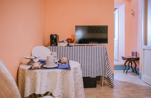 Fermo House | Room in PALACE, in the historic center