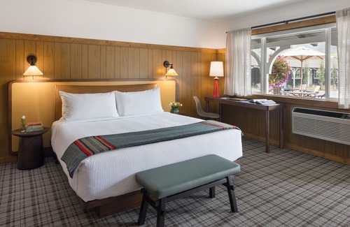 Jackson Hotel | Room in Rustic Lodge w/All-Season Pool, Ideal for Couples in Jackson Hole