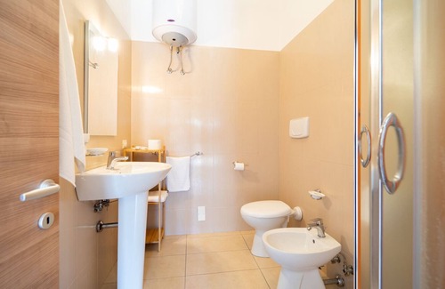 Strongoli Apartment | Room in the heart of Strongoli Marina.