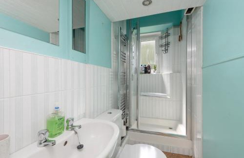 Ellemford House | Room In Traditional Edinburgh Apartment