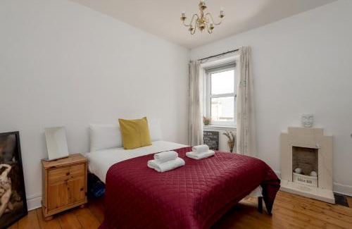 Ellemford House | Room In Traditional Edinburgh Apartment